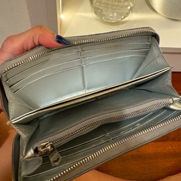 Givenchy Pandora Wallet - Picture 4 of 5